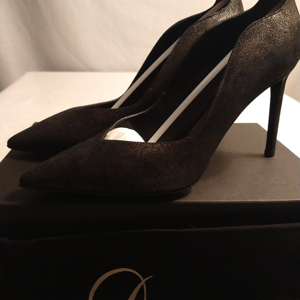 DELMAN D-BRIE-CM CRACKED METALLIC SCULPTED PUMP in ANTHRACITE (**BRAND NEW**)